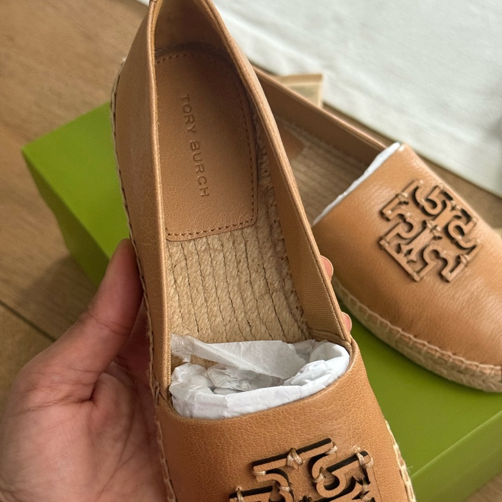 New Tory Burch Espadrilles Cut-Out Logo Leather Espadrille in Ginger Shortbread - Picture 5 of 8